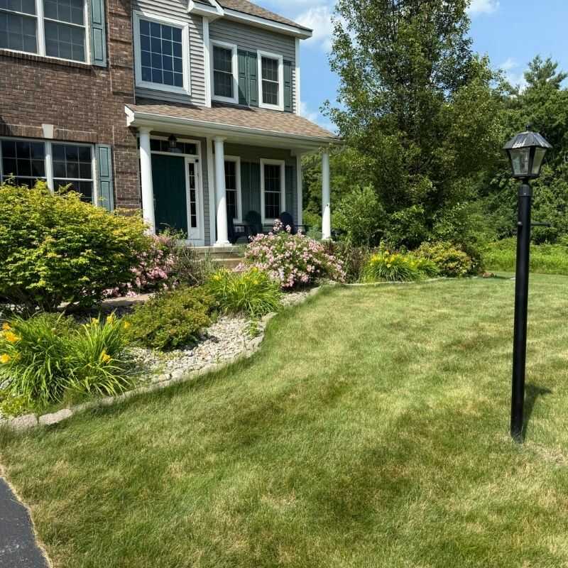 Top Quality Landscaping Services in Schenectady, NY-M&M landscaping & maintenance (60)